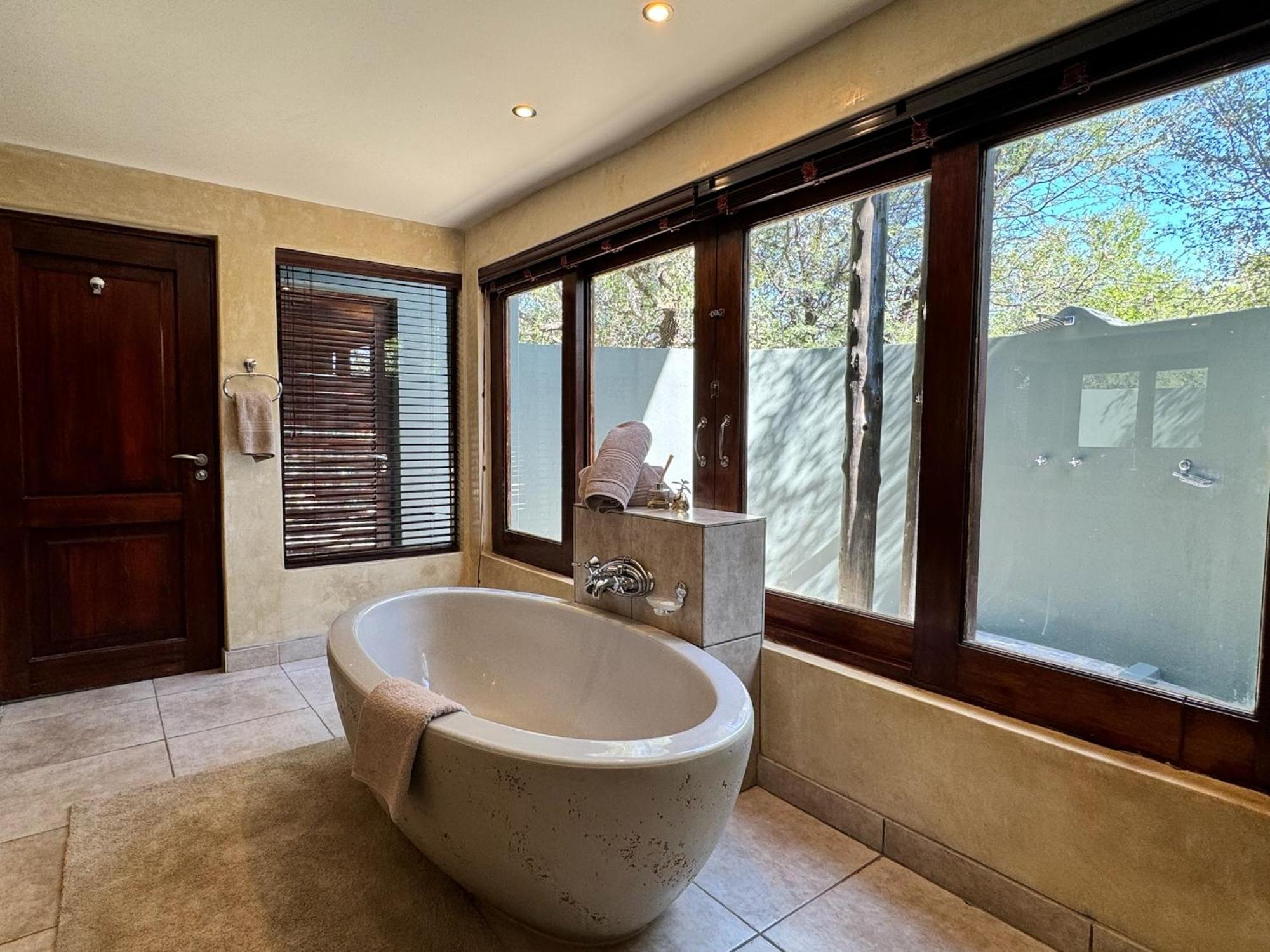 Pangolin Game Lodge - Self Catering, Incl 2 Game Drives Per Day Matlhagame Exterior photo